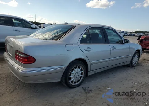 2001 Mercedes-Benz E 320 z USA, uszkodzony, nr VIN WDBJF65J41B243029